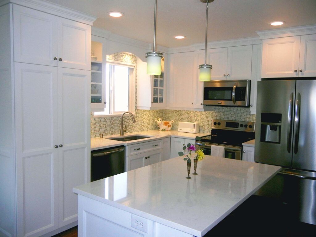White clean cabs in a contemporary kitchen